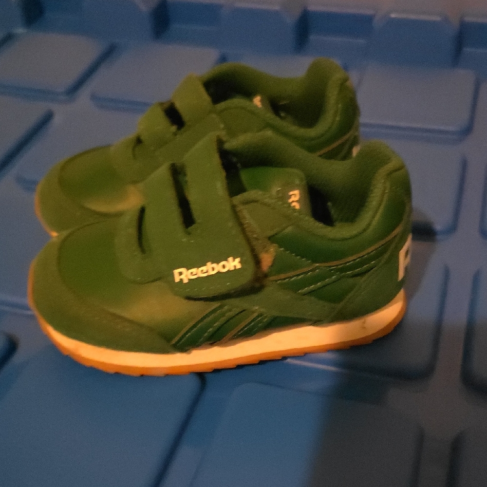 Reebok Kids Sneakers in Green and White